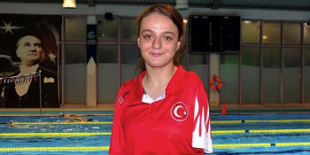 Balıkların Da Kolları Yok Diyen Sümeyye Boyacı’nın Altın Madalyaya Uzanan Hikayesi