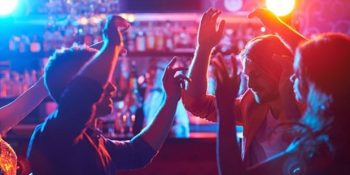 Yazın Tadını Çıkarabilmeniz İçin Haftanın En İyi 6 Parti Etkinliği | Çeşme & İstanbul