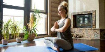 Haftanın Yorgunluğunu ve Stresini Azaltmaya Yardımcı 6 Etkili Yoga Pozu