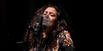 Yeteneğini Farklı Tarzlarda Olduğu Gibi Farklı Dillerde De Gösteren Gülce Duru Hakkında 11 Bilgi