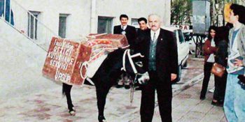 Koltuk Sevdalısı Olmak Yerine Eşeğiyle Yollara Düşen Kütüphaneci Mustafa Güzelgöz’ün Mücadele Dolu Hikayesi