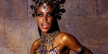 Sinema ve Televizyon Dünyasının Akılları Baştan Alan 15 Seksi Vampiri