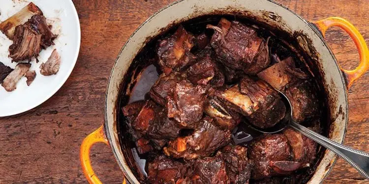 Yemek Pişirme Teknikleri - Kendi Suyuyla kısık ateşte pişirmek