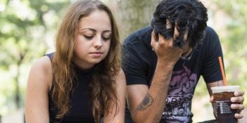 Partnerinizin Duygusal İhtiyaçlarını Başka Bir Yerde Karşıladığına Dair 9 İşaret