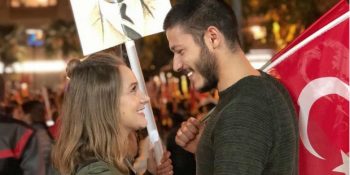 29 Ekim Kutlamalarında Çekildikleri Aşk Dolu Pozla Gündeme Oturan Çift