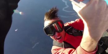 Uçağın Kanadında Şarkı Söylerken Düşüp Hayatını Kaybeden Ünlü Rap Sanatçısı Jon James