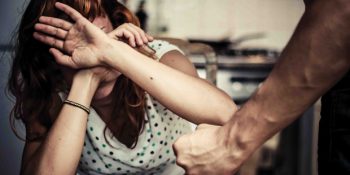 Birlikte Olduğunuz Kişiden Şiddet Gördüğünüzde İzlemeniz Gereken 8 Adım