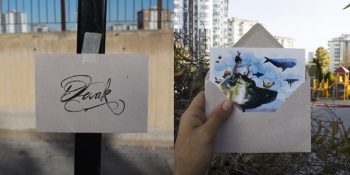 İnsanların Mutsuzluğunu Bıraktığı Şaşırtıcı Mektuplarla Gidermeye Çalışan Sanatçı