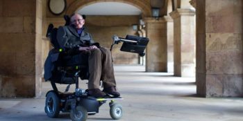 Stephen Hawking’in 1,8 Milyon Sterline Satılan Kişisel Eşyaları