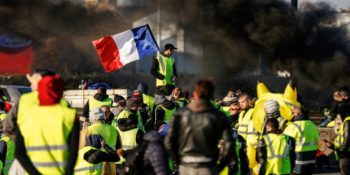 Fransa’da Başlayarak Belçika ve Hollanda’ya Sıçrayan Dev Protesto: Sarı Yelekliler