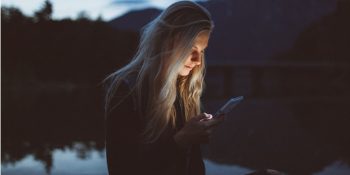 Yılın Kelimesi: Telefon Bağlantısını Kaybetme Korkusu “Nomofobi”