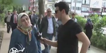 63 Yaşında 4 Farklı Dil Öğrenerek Tabuları Yıkan Teyze