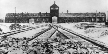 Auschwitz Kampının Barbarlığını Gözler Önüne Seren 21 Kan Dondurucu Fotoğraf