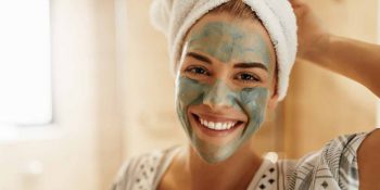 Kusursuz Bir Cilt için Aspirinle Hazırlayabileceğiniz Ev Yapımı 6 Yüz Maskesi Tarifi