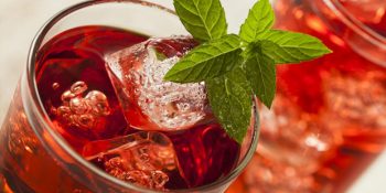 Hem Serinletir Hem Sağlığınıza İyi Gelir! İşte Hibisküs’ün Yararları