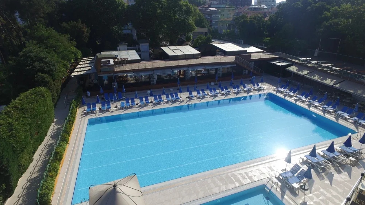 Tatile Gidemeyenler İçin: İstanbul'un En İyi Aquaparkları ve Yüzme Havuzları