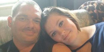 Babalarıyla Yatmak İçin İddiaya Giren Üvey Kız Kardeşler ve Sonrasında Yaşananlar