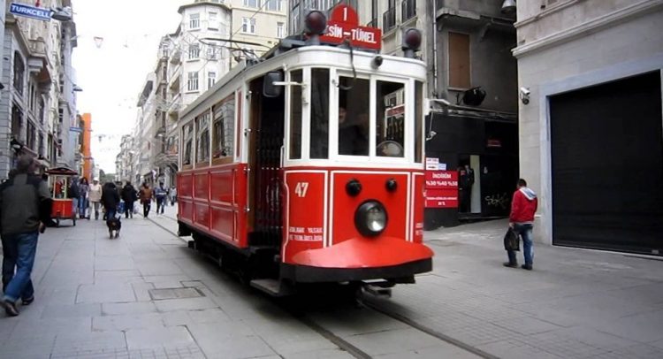 Rakı ve İstanbul Üstadı Aydın Boysan’a Göre Beyoğlu Nasıl Kurtulur?