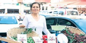 Yoksulluktan Evlat Acısına Zorluklarla Dolu Hayatıyla Yazar ve Seyyar Satıcı Nalan Türkeli