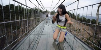 Dünyanın En Uzun Cam Köprüsünden Heyecanı Doruğa Çıkaran Manzaralar