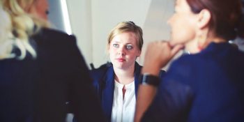 İş Görüşmesinde Asla Giymemeniz Gereken Renk ve Dikkat Edilmesi Gerekenler