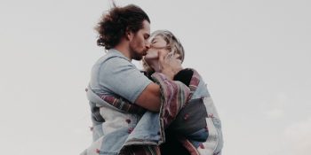 Sevginizi Gösterin: Öpüşmenin Tahmin Bile Edemeyeceğiniz 15 Faydası