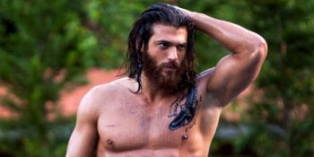 Rakiplerini Sollayarak Dünya Çapında “En İyi Erkek Televizyon Yıldızı” Seçilen Can Yaman