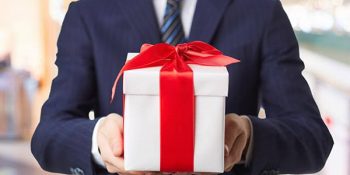 Öğretmenler Günü Hediyesi: Erkek Öğretmenlere Alınabilecek 10 Hediye Fikri