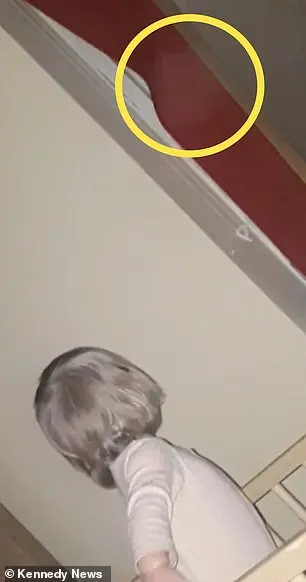 hayalet ile konuşan bebek