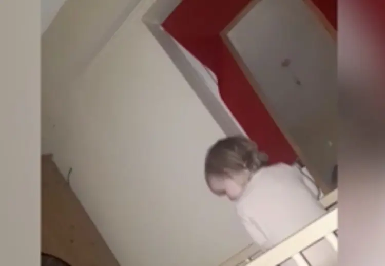 hayalet ile konuşan bebek