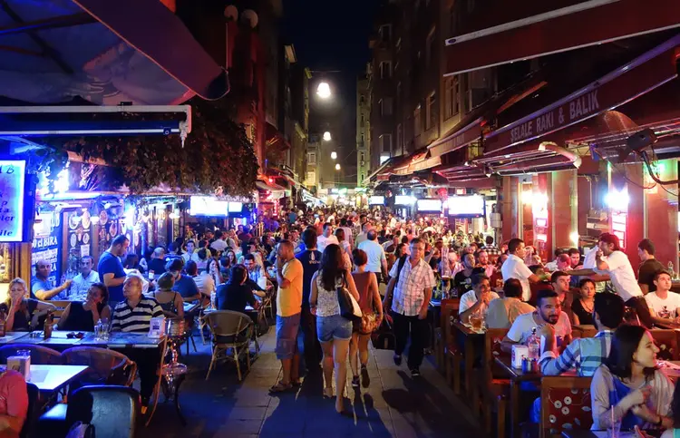 turistleri uyaran fransız dergisi