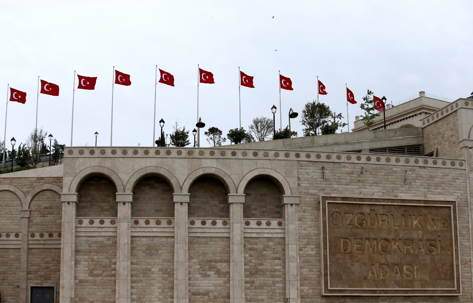 Demokrasi ve Özgürlükler Adası