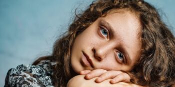 Hiçbir Şey Hissetmemek Mümkün mü? Beynin Kendini Duygulara Kapatma Durumu Blunted Affect Nedir?