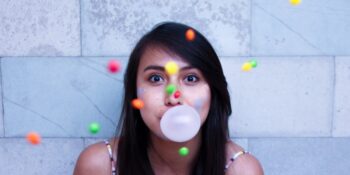 Sakız Yutmak Zararlı mı? Yutulan Sakıza Gerçekte Ne Oluyor?