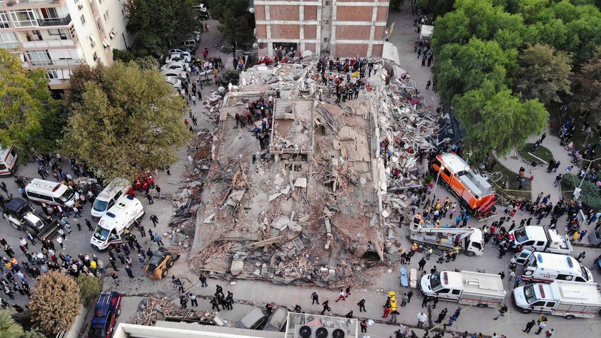 İzmir'de yaşanan deprem