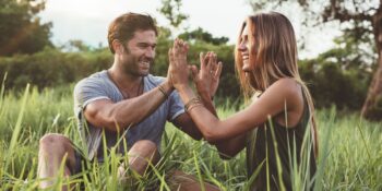 Çiftlerin Birbirlerinden Farklı Olmasının İlişkiye Sağladığı 8 Fayda