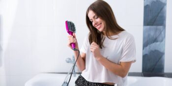 Saçlarınızı Tararken Düzleştirin! En İyi 15 Saç Düzleştirici Tarak Modeli