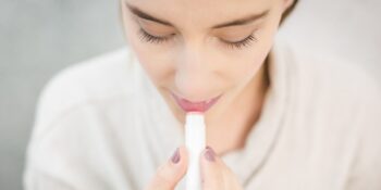 Soğuk Havalarda Kuruyan Ve Çatlayan Dudaklarınız İçin En İyi Dudak Balmları