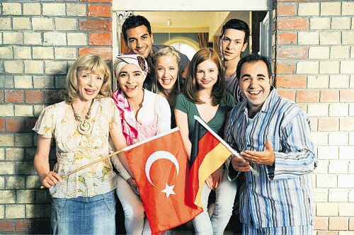 Türkisch für Anfänger alman dizileri listelist