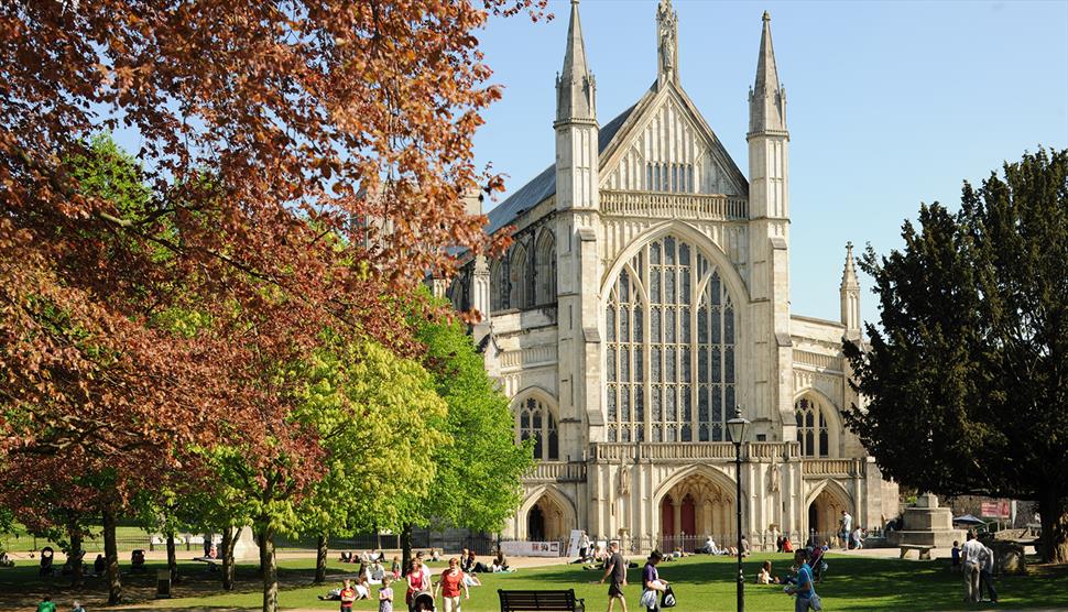 Winchester Katedrali dünyanın en güzel katedralleri listelist
