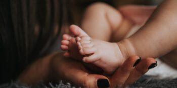 Miniklerin Doğumhanedeki İlk Muayenesi: Apgar Skorlaması Nasıl Yapılır?