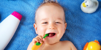 Bebekler İçin Diş Fırçası Seçerken Dikkat Etmeniz Gerekenler ve En İyi Bebek Diş Fırçaları