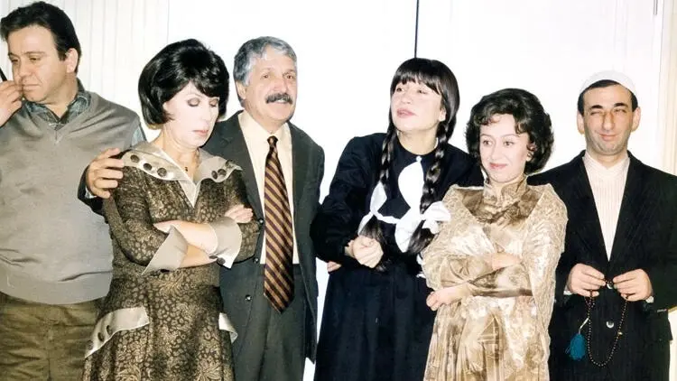 yılmaz erdoğan demet akbağ tiyatro listelist