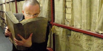 Eski Kitap Kokuları: En Ünlü 8 Eserin Kokusu Neye Benziyor?