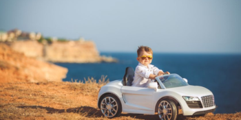 Çocukların Keyifle ve Güvenli Vakit Geçirmesini Sağlayacak En İyi Akülü Arabalar