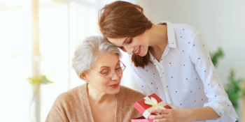 Anneler Günü için Hızlı Teslim Edilebilecek 20 Hediye Tavsiyesi