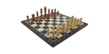 Kaliteden Ödün Vermeden Hem Oyun Oynamak Hem De Beyni Çalıştırmak Mümkün! Ahşap Satranç Takımı ve Ceviz Desenli Tahtası