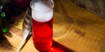 İspanyol Sineğinden Solucan Püresine: Tarihin En Tuhaf Afrodizyakları ve Aşk İksirleri