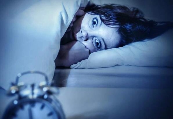 alarmı ertelemek sebepleri alarmı ertelememek için ne yapılır uyku düzeni gece uykusu listelist