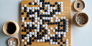 Mantığın Ötesinde: Go Oyunu Nedir, Nasıl Oynanır?